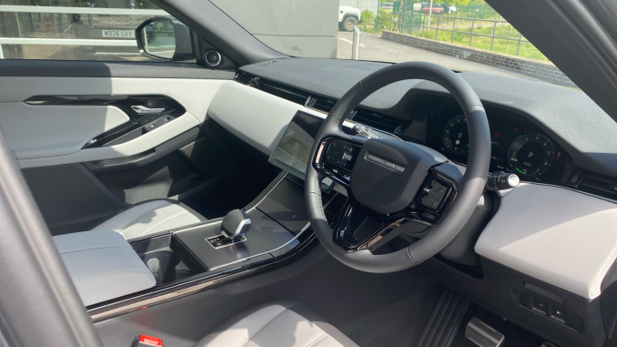 Land Rover Range Rover Evoque 1.5 P270e Dynamic SE 5dr Auto Hatchback - Image 30